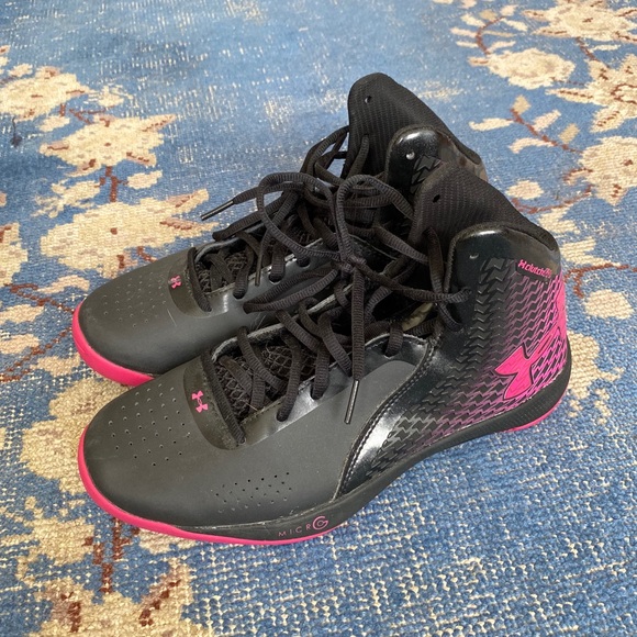 Under Armor ClutchFit Hightop Sneakers 8.5 - Picture 1 of 5